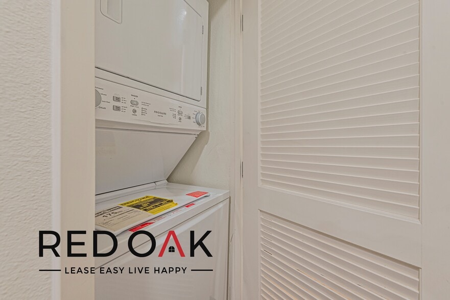 Building Photo - 7810 Topanga Canyon Blvd