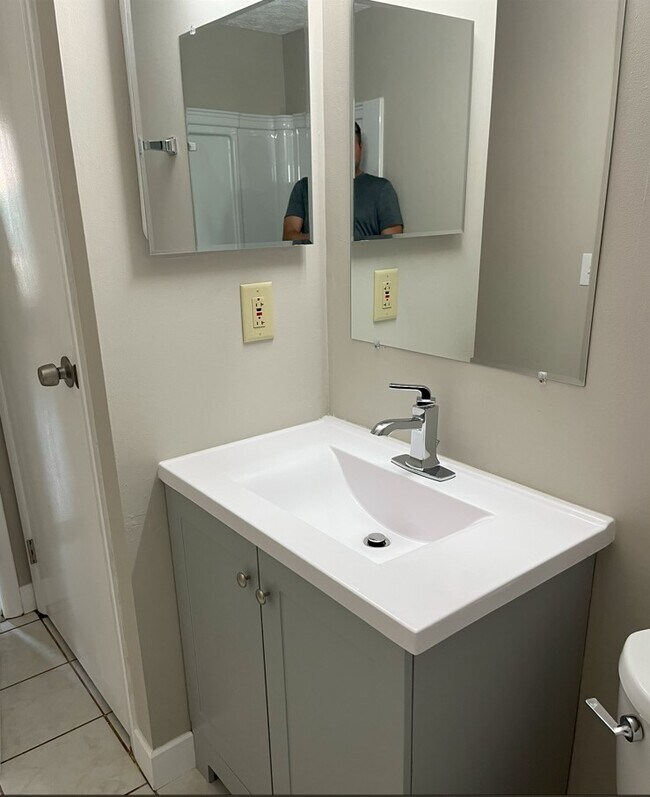 Bathroom - 3808 Charbonnett Ct