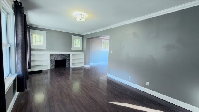 Building Photo - 6015 Elizabeth Ave