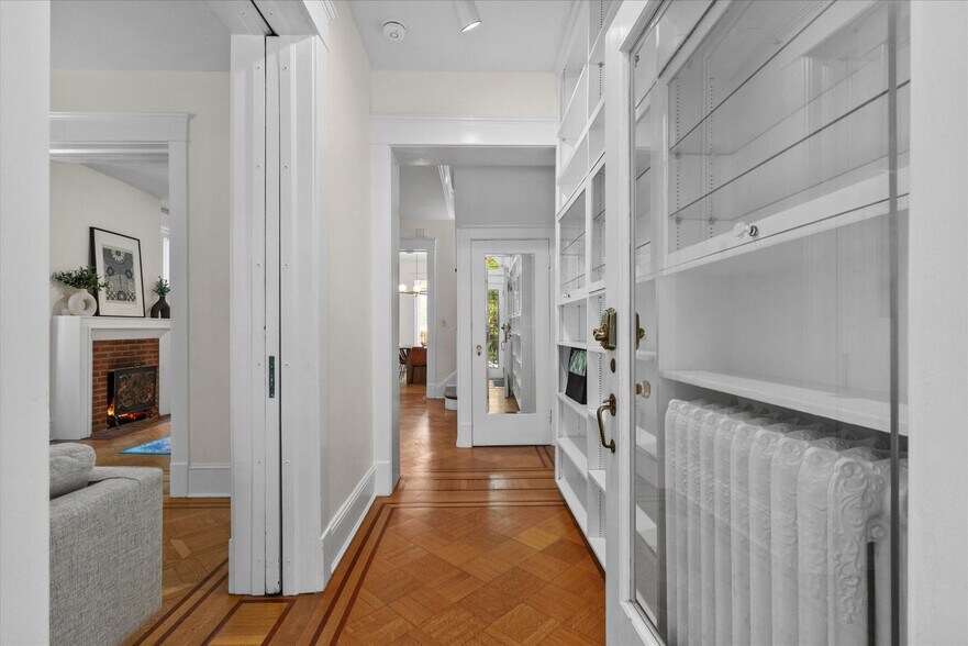 Building Photo - 1754 Park Rd NW
