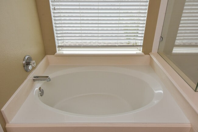 Building Photo - 11911 Brantley Haven Dr