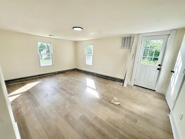 Building Photo - 155 Leesville Rd