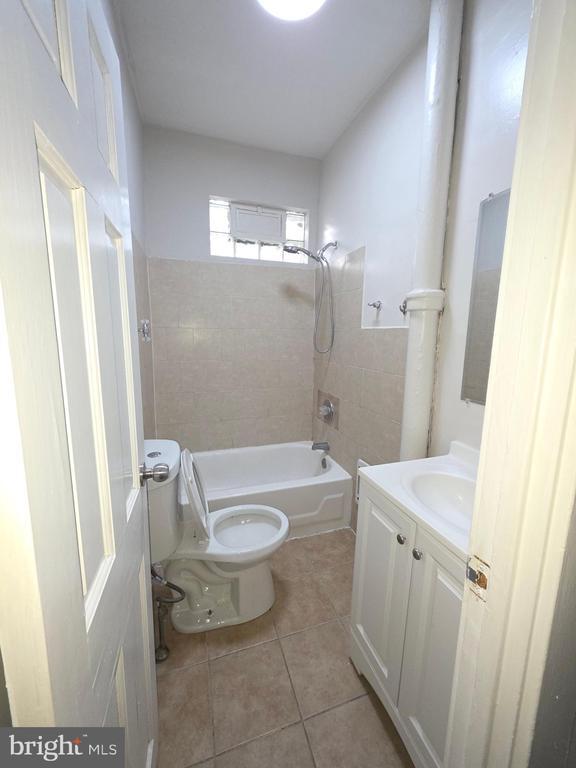 Building Photo - 521 Franklin St