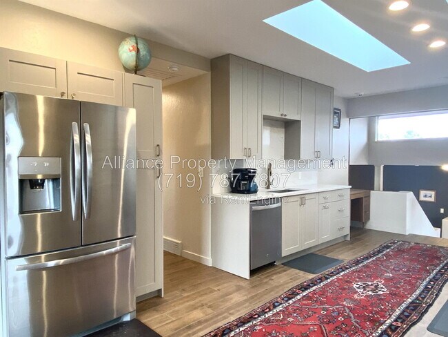 Building Photo - 2168 Wildwood Dr