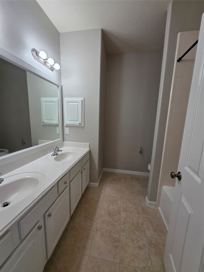 Building Photo - 6169 Mitchell Ct