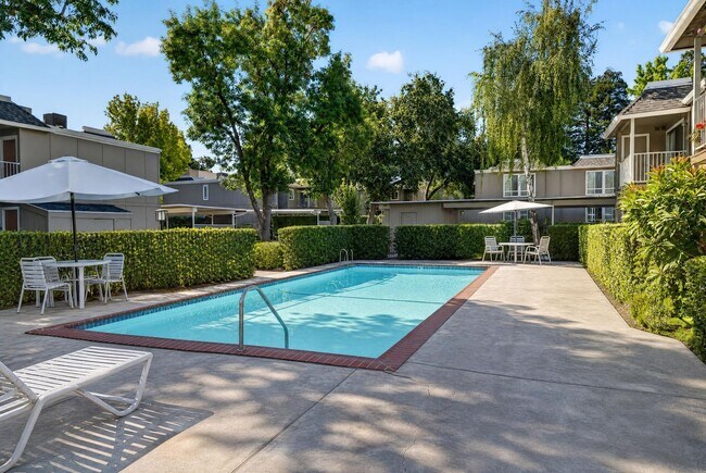 Building Photo - Updated Walnut Creek Condo | 2 Bed • Pool • In-Unit Laundry • Near BART