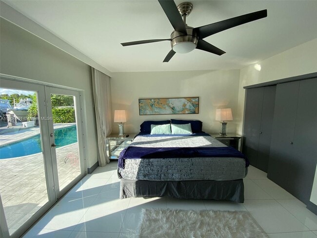 Building Photo - 12388 N Bayshore Dr