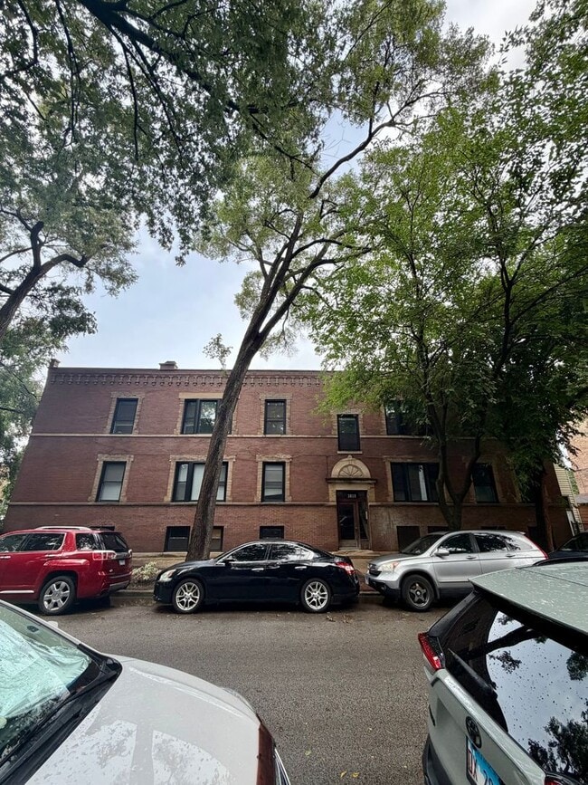 Building Photo - 2701 N Whipple St