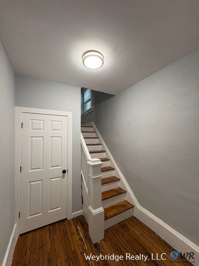 Building Photo - 923 Rogers Pl