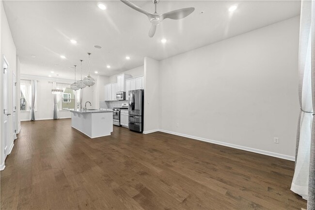 Building Photo - 2008 Hemlock Ln