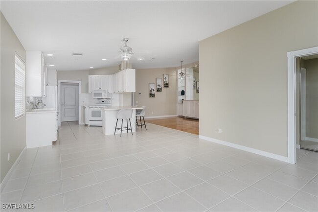 Building Photo - 4949 Kingston Way