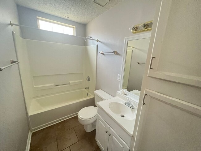 Building Photo - 3 Bedroom 2 Bath House in Hemmingwood - West Ashley