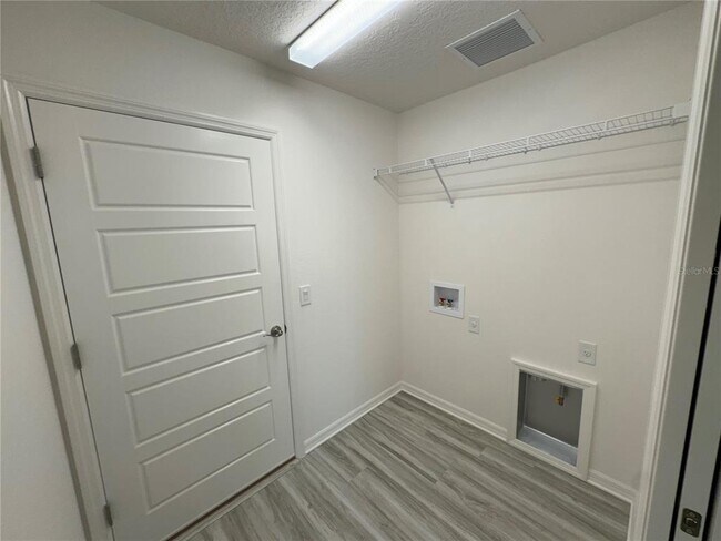 Building Photo - 7535 Jared Ter