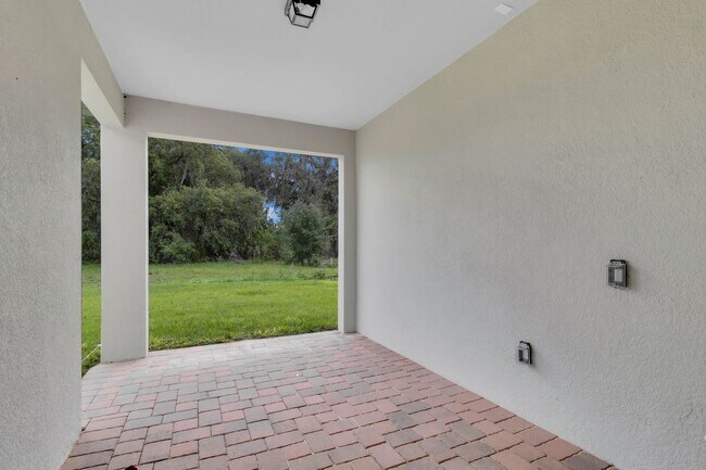 Building Photo - 2261 Mossy Vine Ave