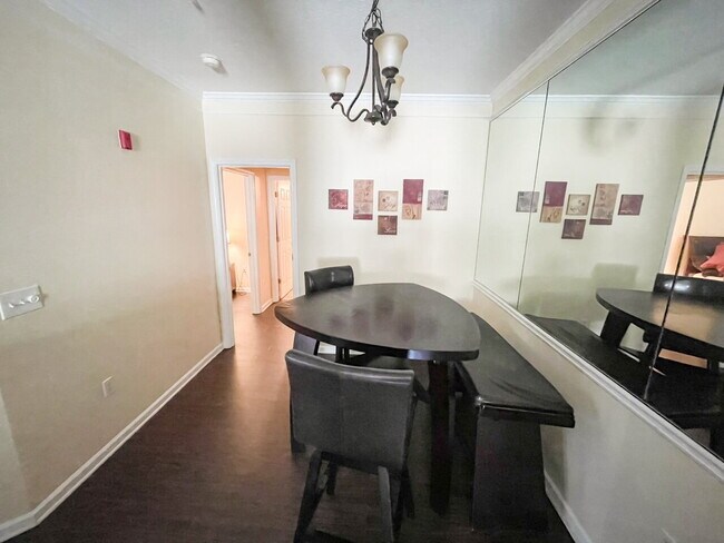 Building Photo - Nicely Furnished 1-Bedroom Condo with Granite Charm and Poolside Relaxation in Bradenton!"