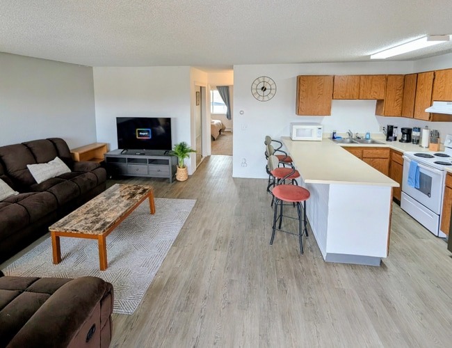 Building Photo - 1009 W 30th Ave