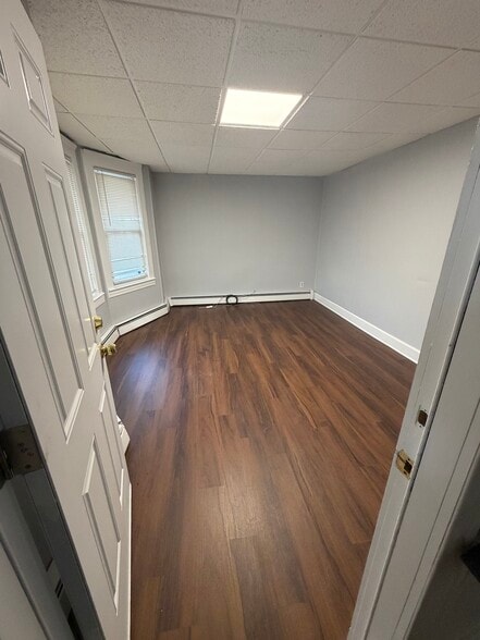 Building Photo - 738 Edgar Rd