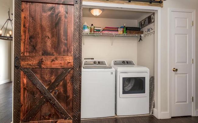 Building Photo - Fantastic 2 Bed/2 Bath with Fully Fenced Backyard - Lodgepole Drive