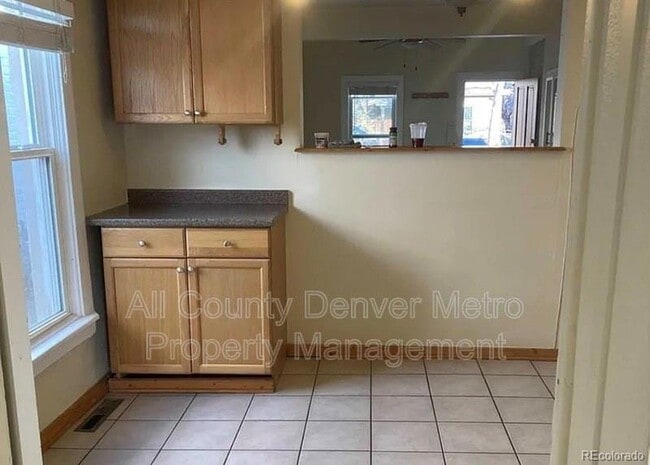 Building Photo - 831 Elati St