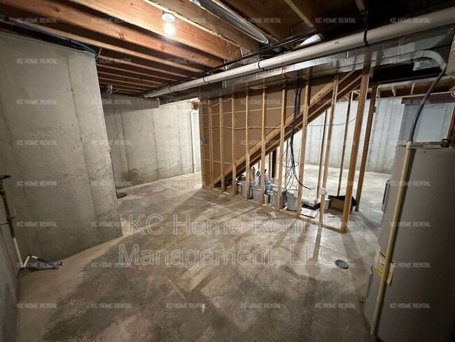 Building Photo - 2362 SW Old Port Rd