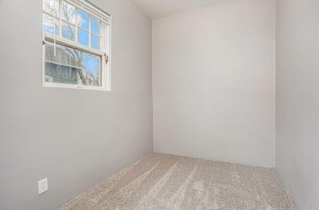 Building Photo - 1449 Quarry Ave NW