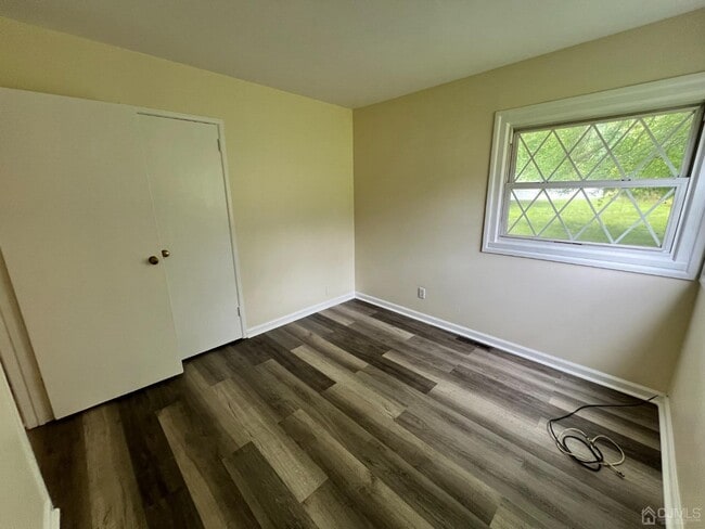 Building Photo - 6 Poe Ct