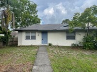 Building Photo - 1042 Oak St