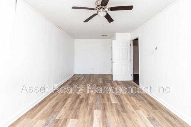 Building Photo - 1817 Sedgewick Dr