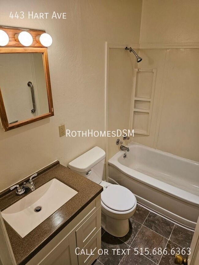 Building Photo - 443 Hart Ave