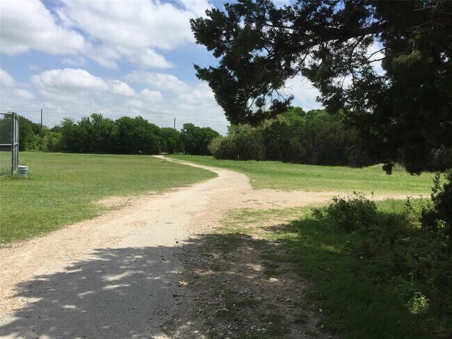 Building Photo - 718 Decker Prairie Dr