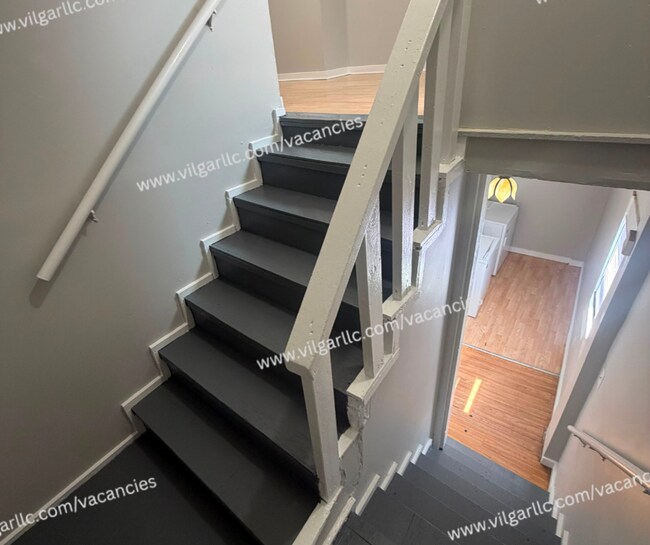 Building Photo - 3910 Deodar St