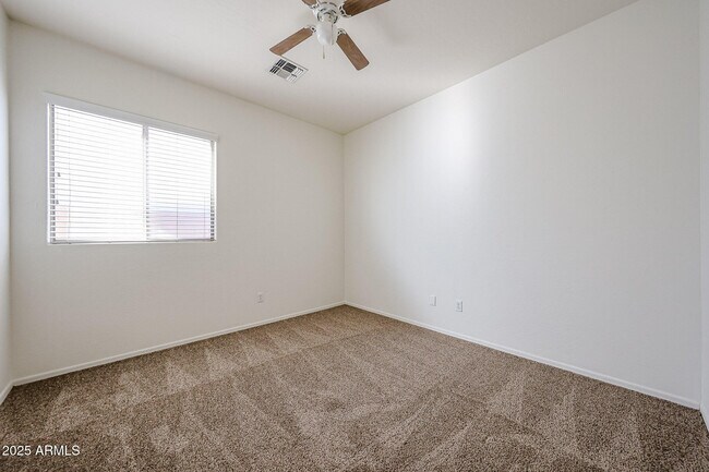 Building Photo - 45449 Alamendras St