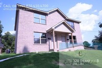 Building Photo - First month move in special $800!! Beautif...