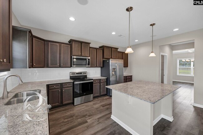 Building Photo - 5 Spinney Ct