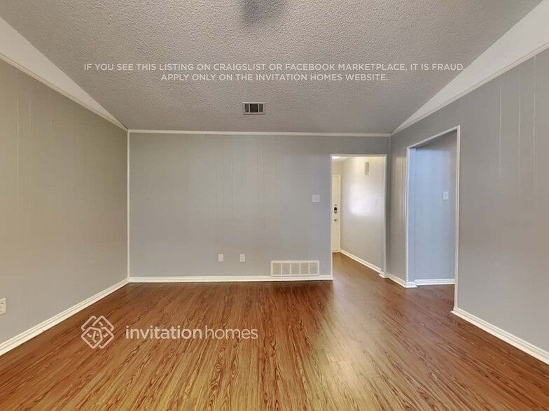 Building Photo - 6476 Green Ridge Dr