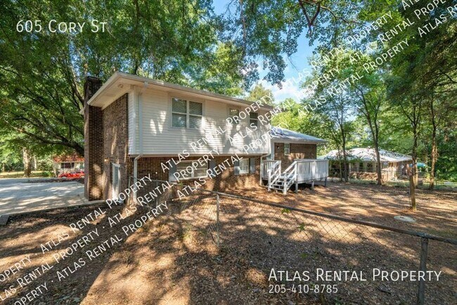 Building Photo - 605 Cory St