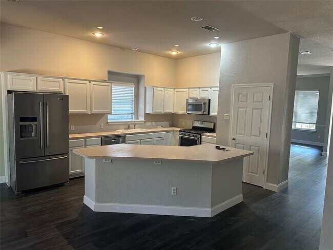 Primary Photo - 124 Saturnia Dr