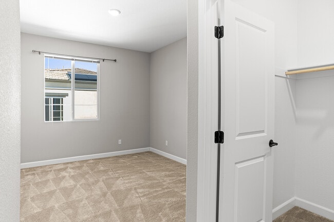 Building Photo - 1219 Sunrise View