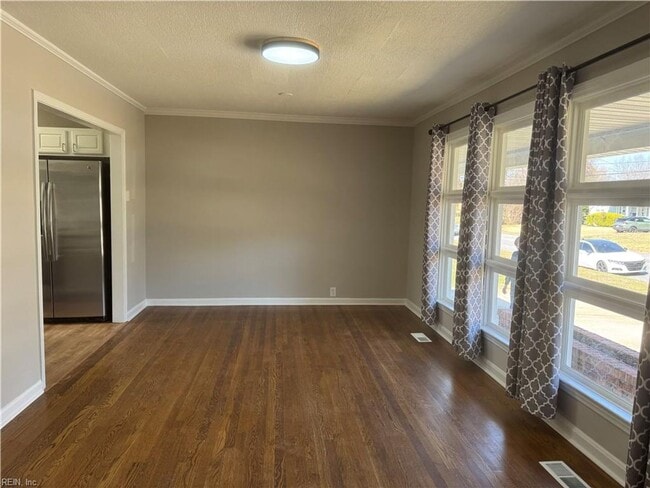 Building Photo - Beautifully Updated Ranch Home