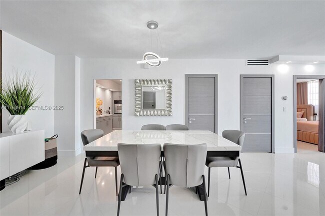 Building Photo - 4001S S Ocean Dr