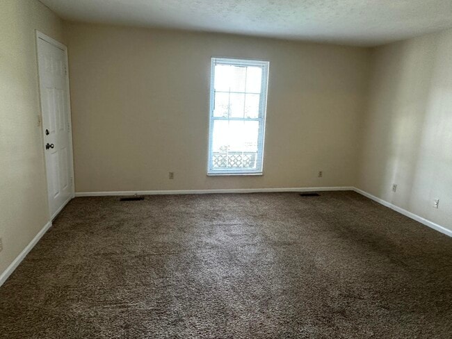 Building Photo - 415 Ridgewood Ln