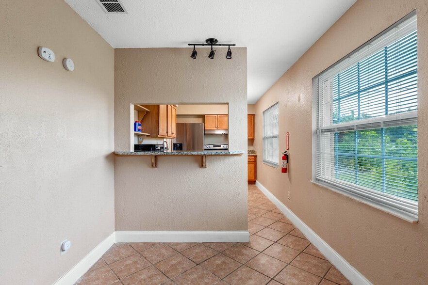 Building Photo - 333 Amador Cir