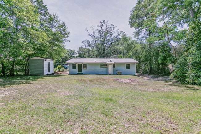 Building Photo - 1804 Larkwood Dr