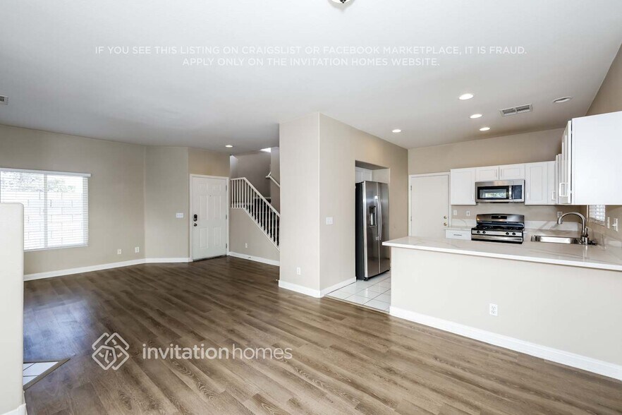 Building Photo - 8428 Opal Splendor Ave