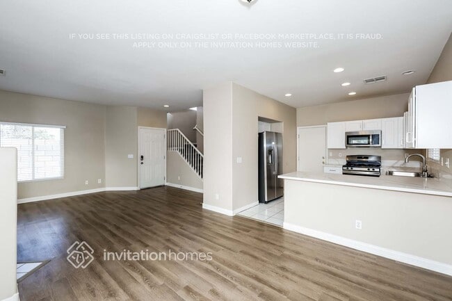 Building Photo - 8428 Opal Splendor Ave