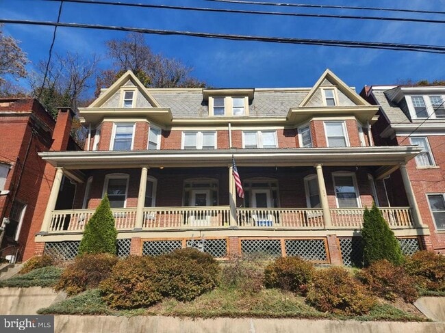 Primary Photo - 615 Greene St