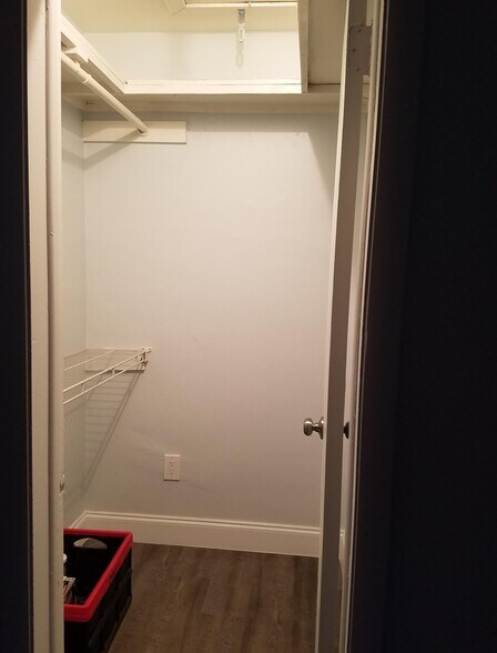 Each bedroom has a walk-in closet - 1107 N 26th Ave