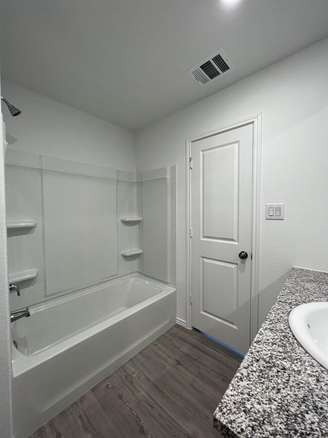 Building Photo - 14814 Dillard Ml
