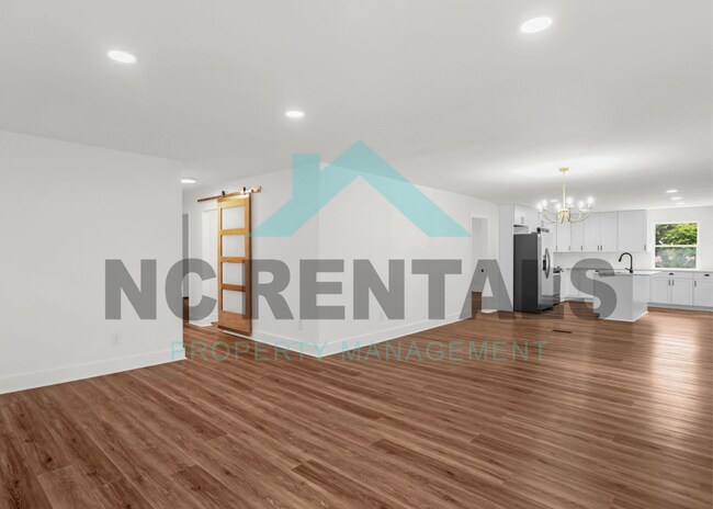 Building Photo - 815 Corona St