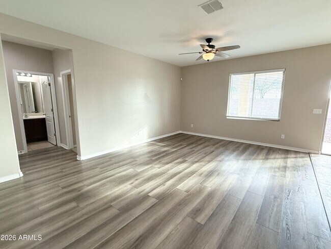 Building Photo - 5085 S 243rd Dr